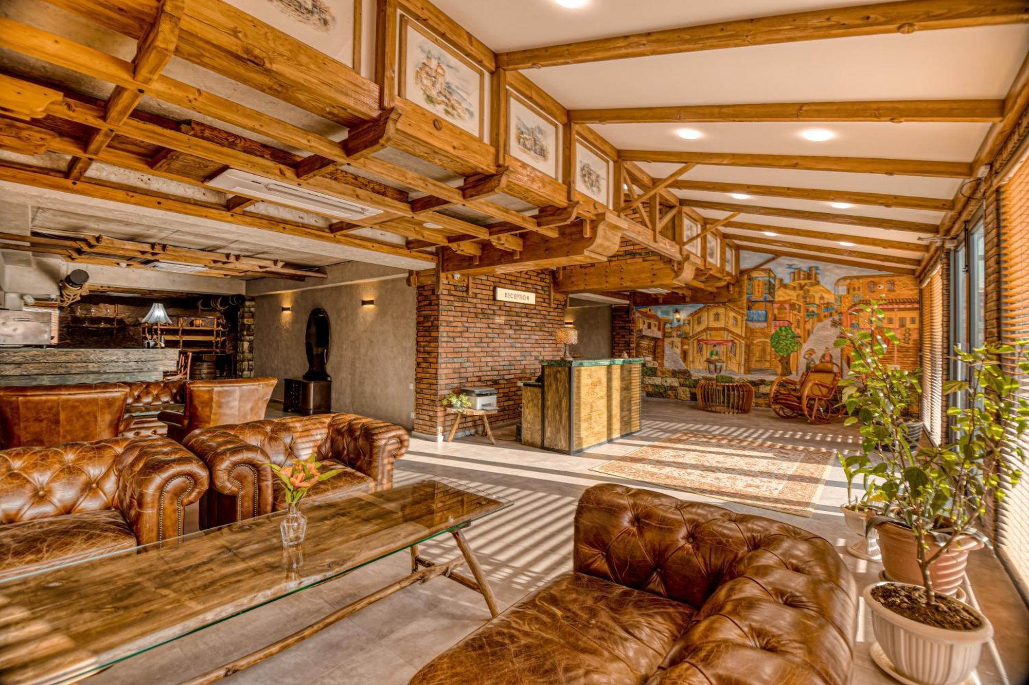 Ivy Hotel ティビリシ エクステリア 写真